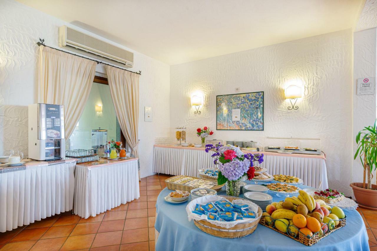 Hotel San Trano Luogosanto Exterior photo